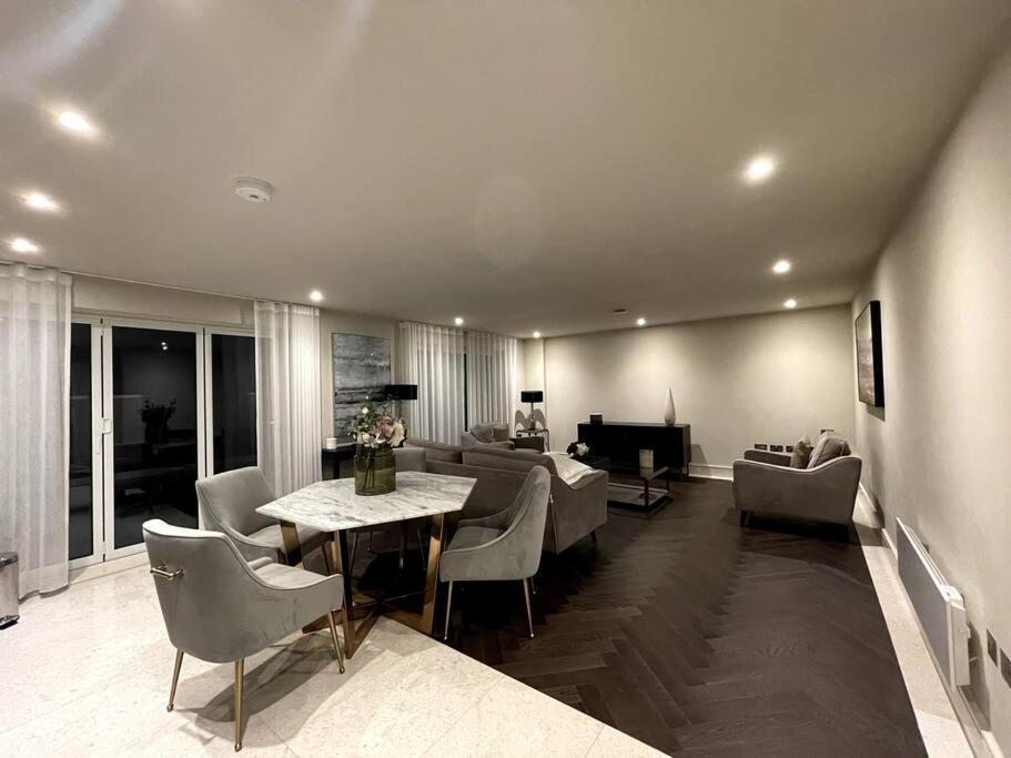 2Br Urban Vista Retreat Chcl F7 Διαμέρισμα Chigwell Εξωτερικό φωτογραφία