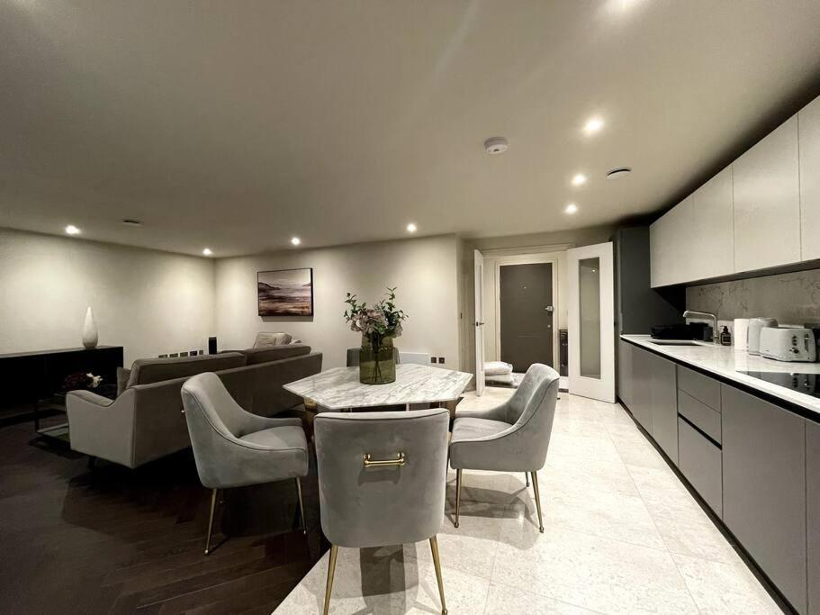 2Br Urban Vista Retreat Chcl F7 Διαμέρισμα Chigwell Εξωτερικό φωτογραφία