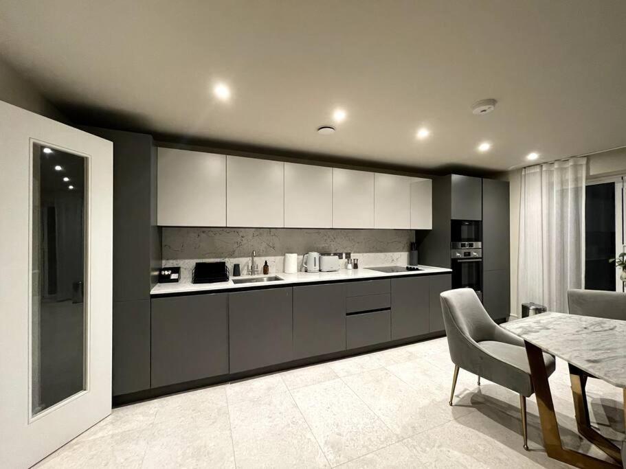 2Br Urban Vista Retreat Chcl F7 Διαμέρισμα Chigwell Εξωτερικό φωτογραφία
