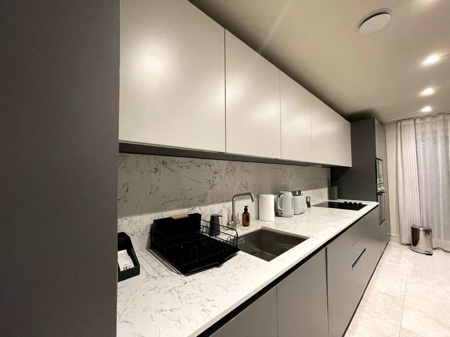 2Br Urban Vista Retreat Chcl F7 Διαμέρισμα Chigwell Εξωτερικό φωτογραφία